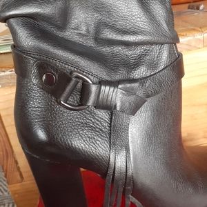 Guess boots, black, size 7 womens, never worn,